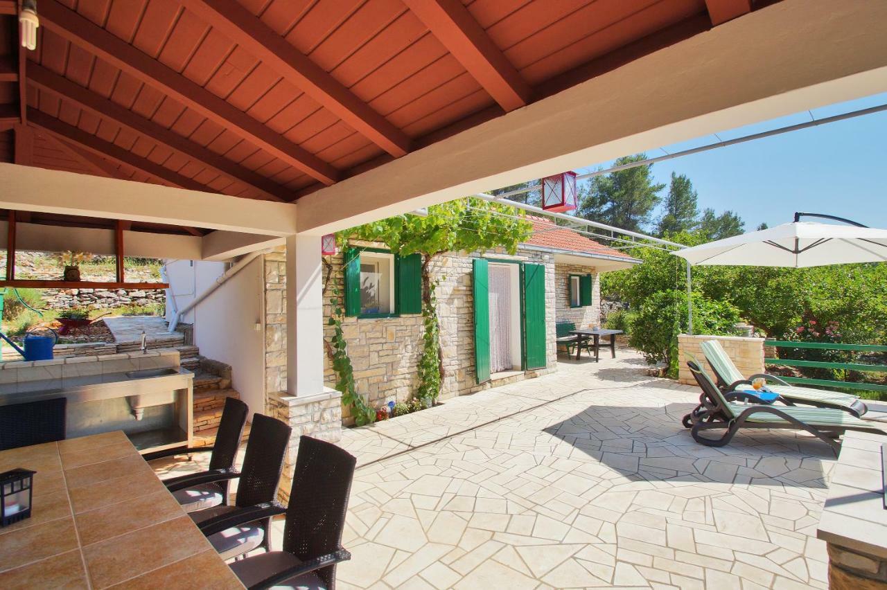 Holiday Home Liberan Vela Luka Exteriör bild